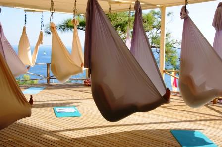 Aerial Yoga Oder Yoga Im Tuch Im Robinson Club