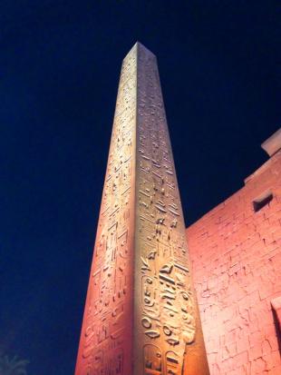 Obelisk vor dem Luxor Tempel