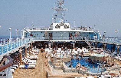 MS Nautica Pooldeck